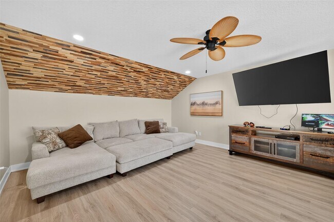 Building Photo - 3718 Garden Green Trail