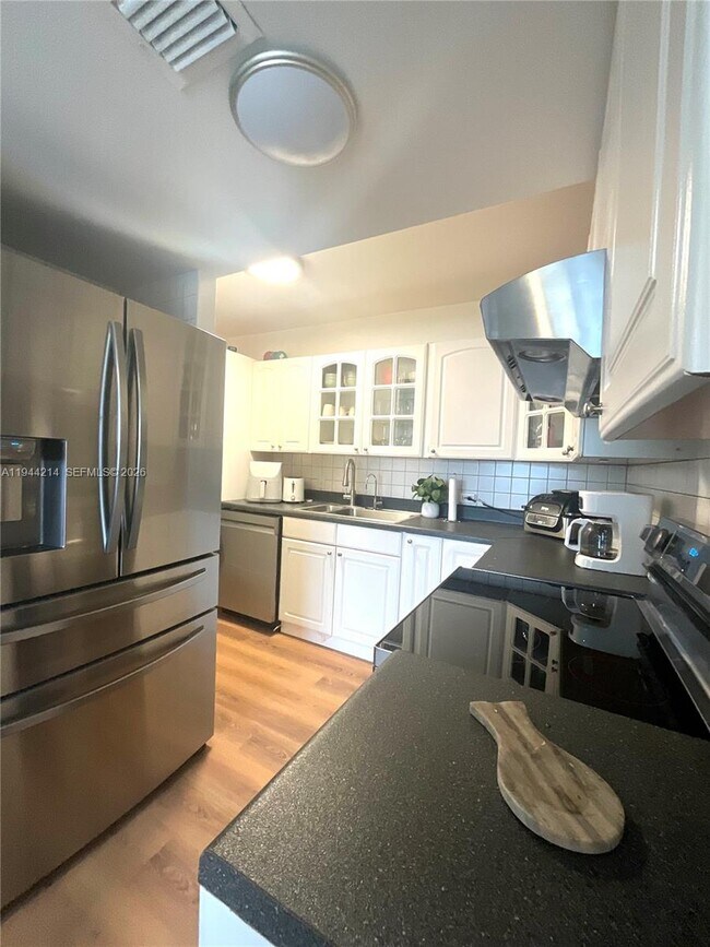 Building Photo - 1390 Ocean Dr