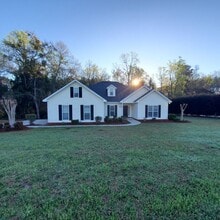 Building Photo - 4014 Liska Cir