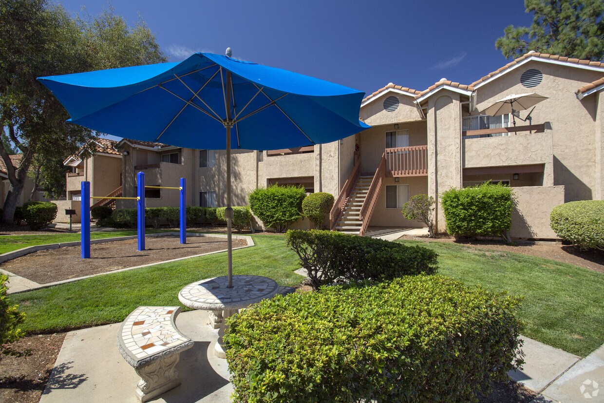 Wintercrest Village Apartments Lakeside