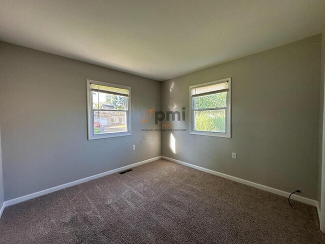 Building Photo - 375 Cherryfield Dr