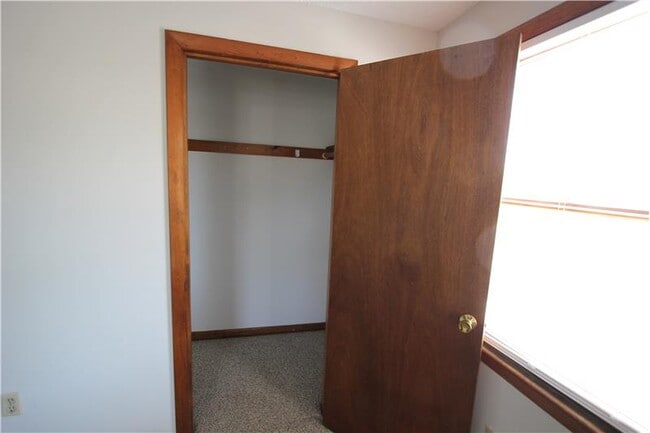 Building Photo - 21 Moore Ave