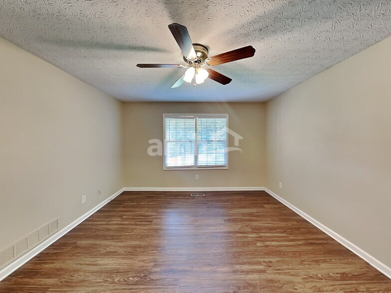 Building Photo - 114 Bridgewood Dr