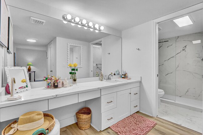 Building Photo - 2000 Presidential Way