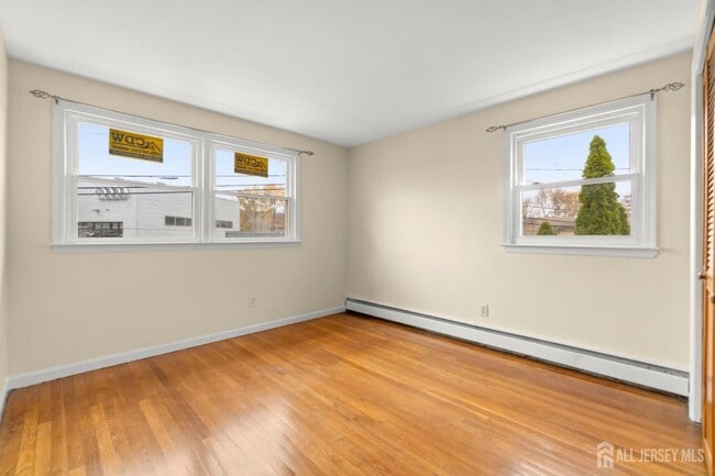 Building Photo - 762-762 Valley St