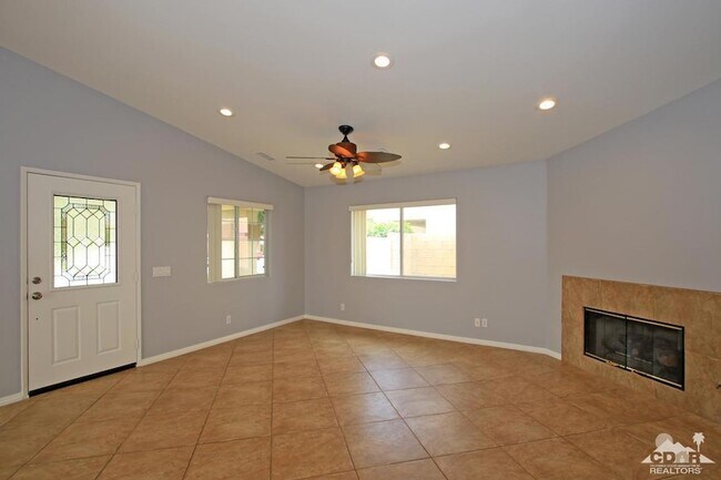 Building Photo - 43595 Reclinata Way