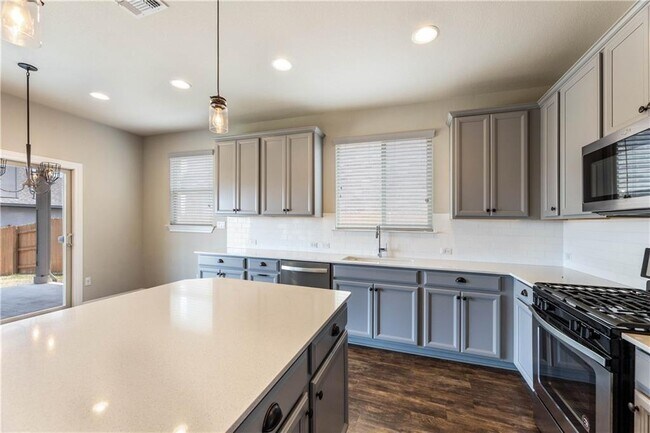 Building Photo - 5413 Traviston Dr