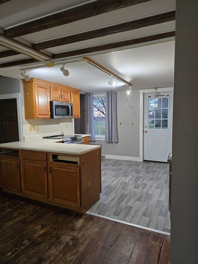 Building Photo - 3 Bedroom 1.5 Bath Located in Middletown