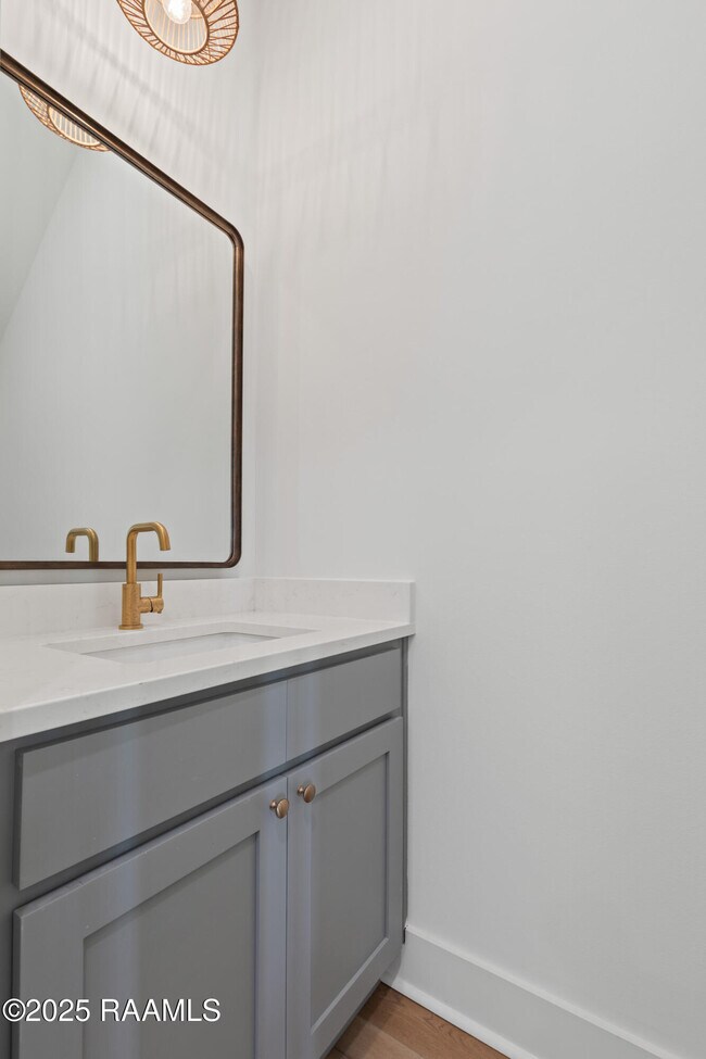 Building Photo - 208 Steiner Oaks