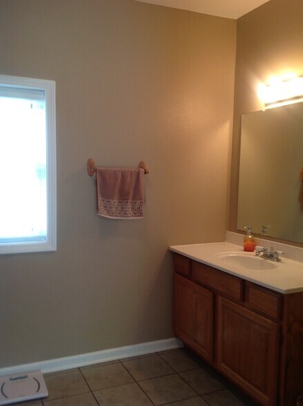 Building Photo - 1920 N Water St