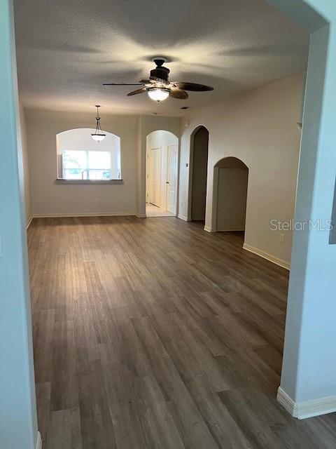 Building Photo - 1140 Hillhurst Dr