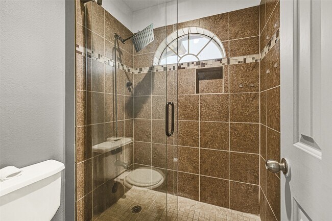 Building Photo - 8514 Discus Dr