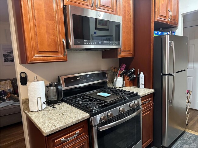 Building Photo - 312 Main St