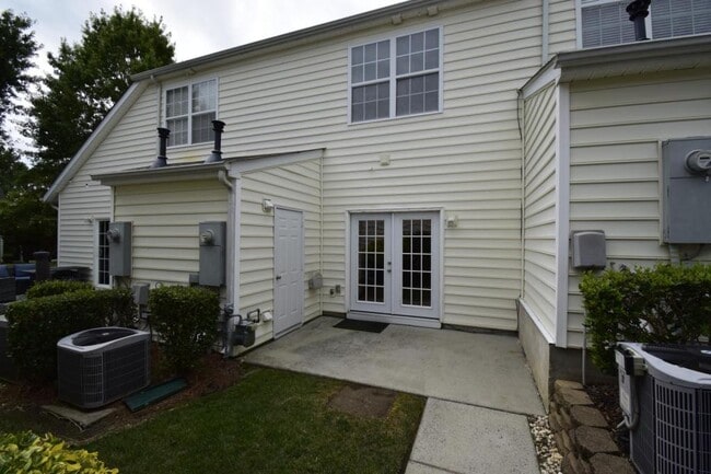 Building Photo - 1077 Woodglen Ln