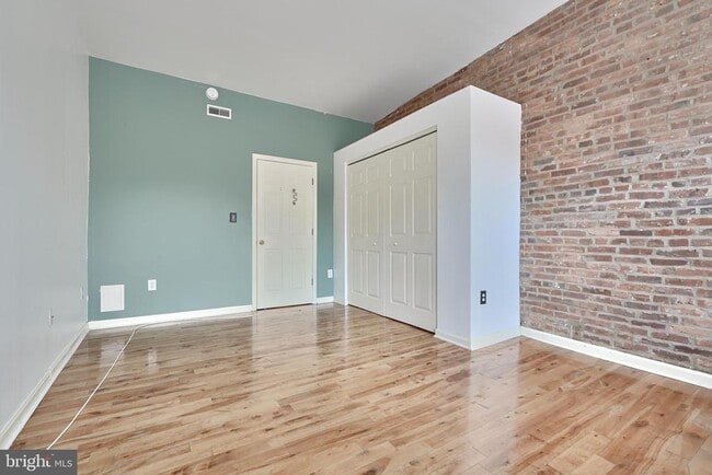 Building Photo - 1108 Baylis St