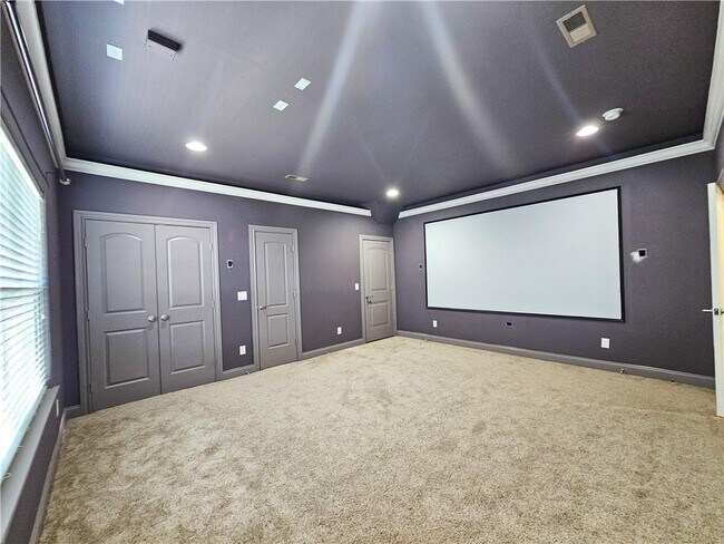 Building Photo - 2203 SW Tupelo Ave