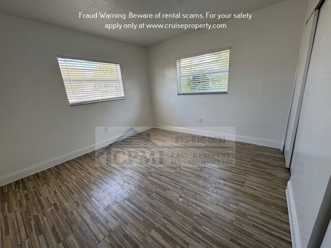 Building Photo - 3720 SW 59th Ave