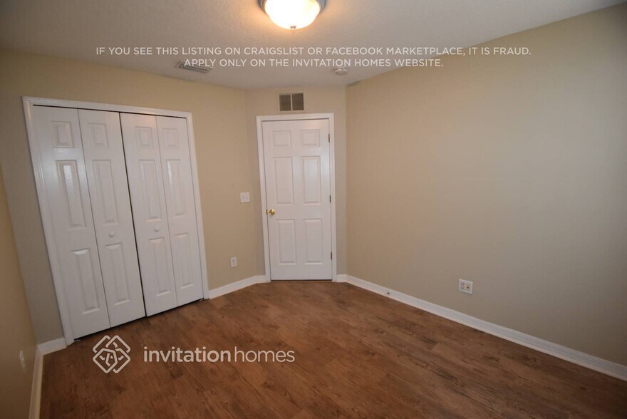 Building Photo - 10353 Lakeside Vista Dr