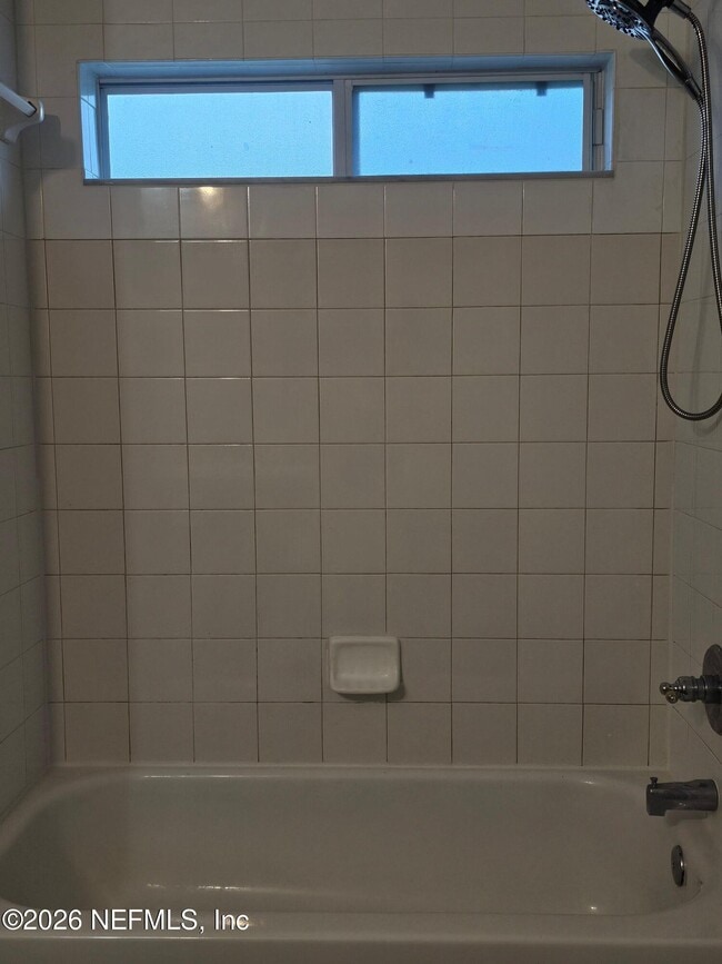 Building Photo - 1876 Creekview Dr