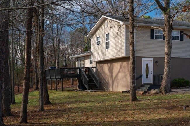 Building Photo - 7206 Sawyer Rd