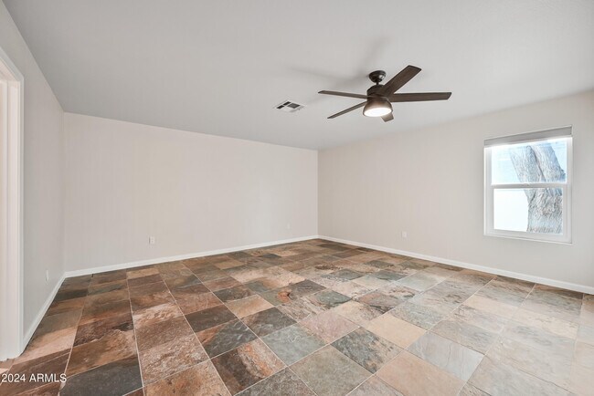 Building Photo - 1831 E La Jolla Dr