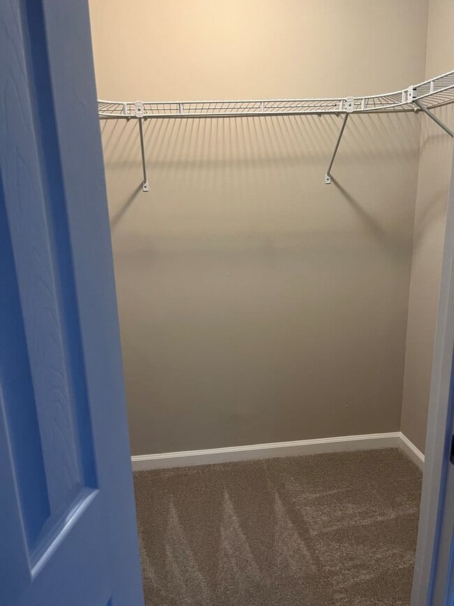 Building Photo - 3 Bedroom, 2 bath newly remodeled house