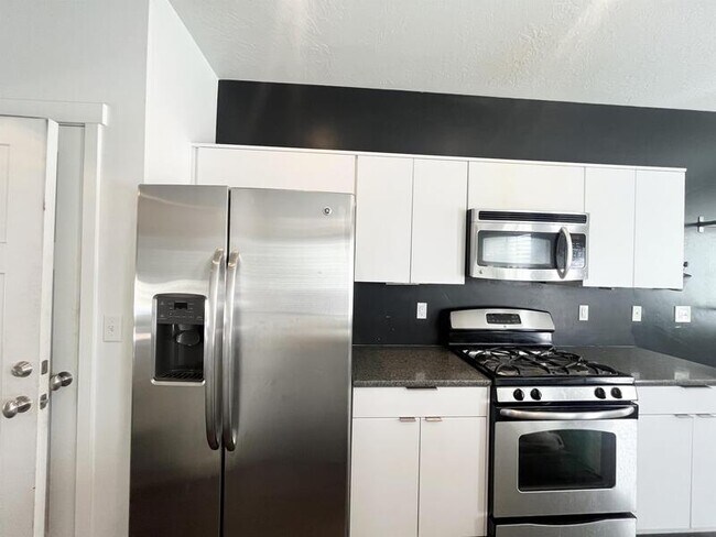 Building Photo - 3546 Terra Sol Dr