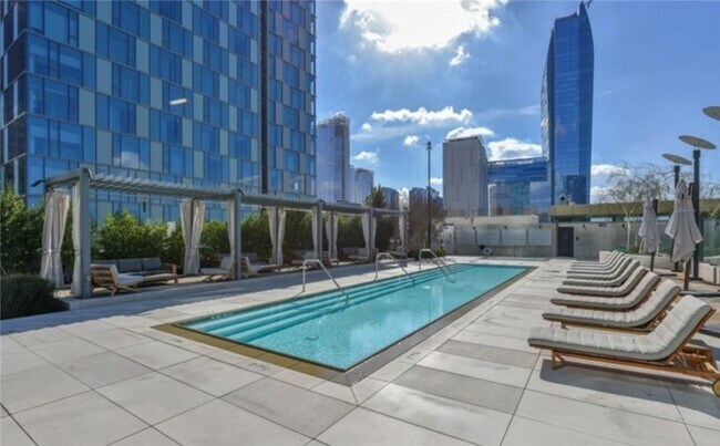 Building Photo - 889 Francisco St