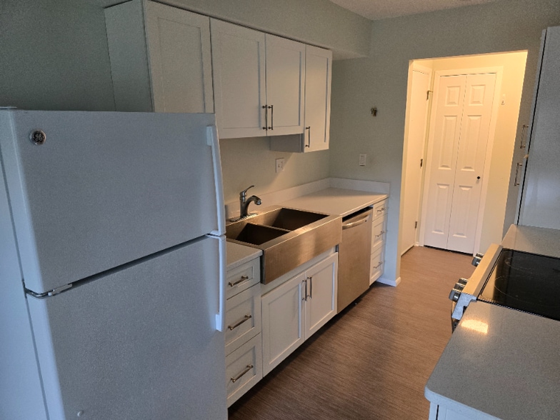 Building Photo - 418 Riviera Dr