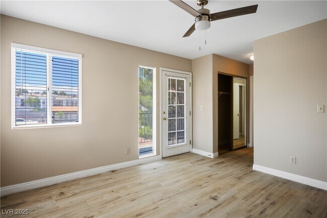 Building Photo - 1575 W Warm Springs Rd