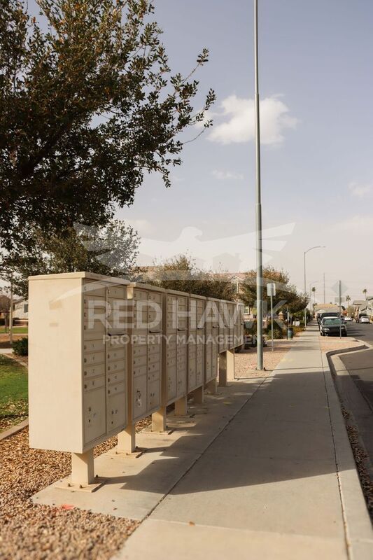 Building Photo - 250 N Sandal