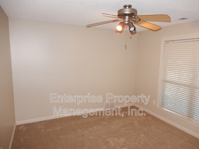 Building Photo - 4525 Hickory Creek Dr