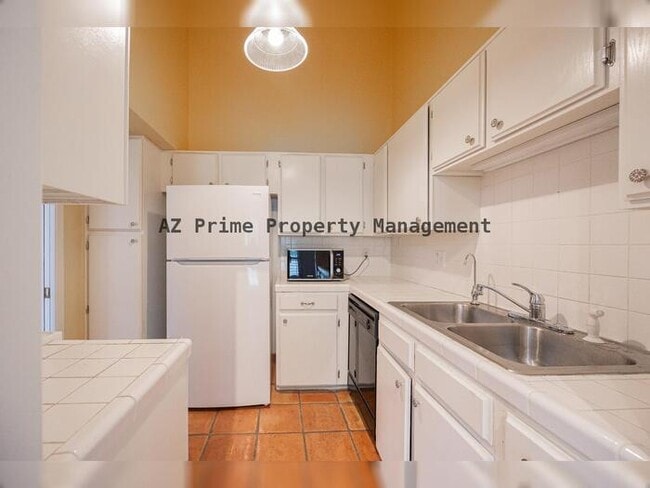 Building Photo - 5354 N 3rd Ave