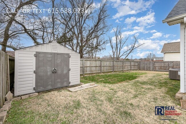 Building Photo - 2BR/1BA Bungalow with Fenced Yard in Sprin...