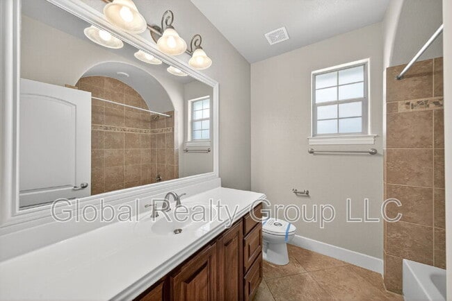 Building Photo - 7914 Milton Favor