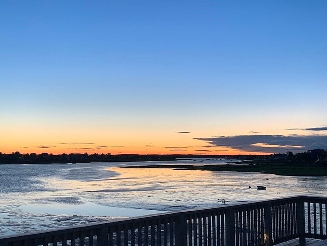 Building Photo - 4 28th St