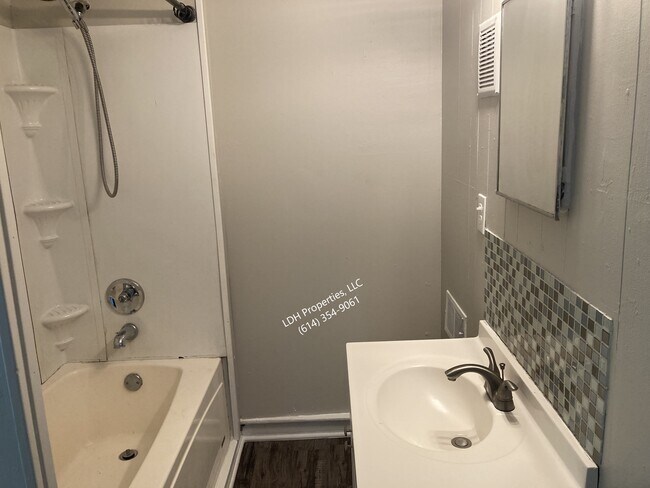 Building Photo - 123 E Central Ave