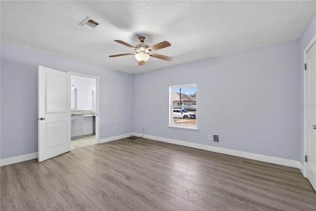 Building Photo - SINGLE FAMILY HOME IN DOWNTOWN KISSIMMEE! 3/2