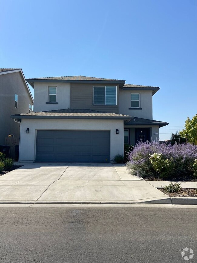Building Photo - Corner lot Woodside Home in NW Visalia com...