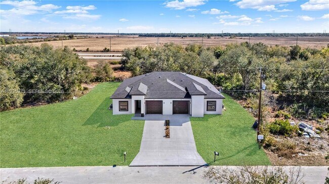 Building Photo - 68 Organ St