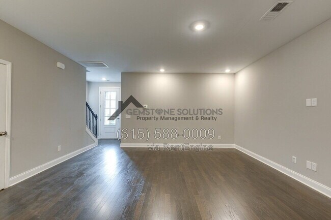 Building Photo - 714 Hahn Ct