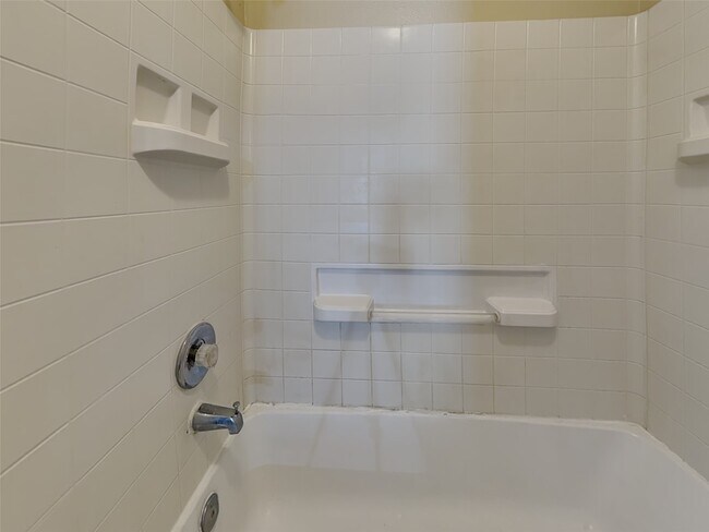 Building Photo - 22270 Queenbury Hills Dr