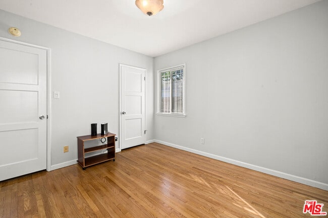 Building Photo - 836 Appelby St