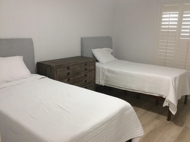 Building Photo - 12305 Sawgrass Ct