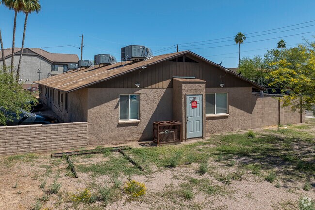 Building Photo - Desert View