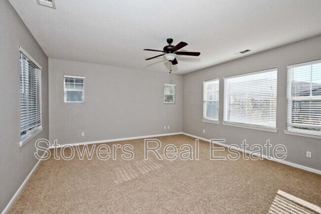 Building Photo - 630 Bond Ct