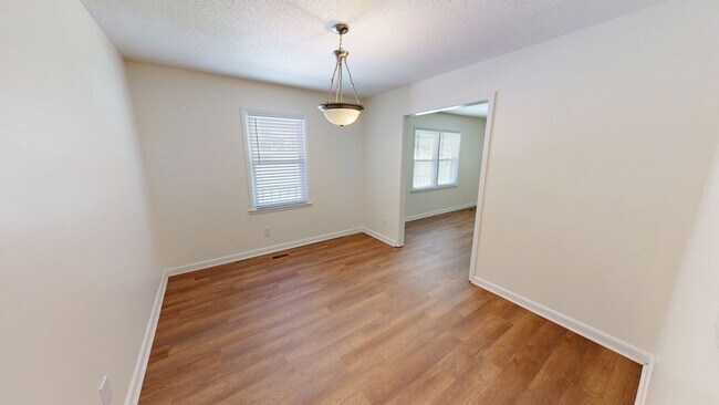 Building Photo - 3 Bedroom with 2 Living Rooms & finished b...