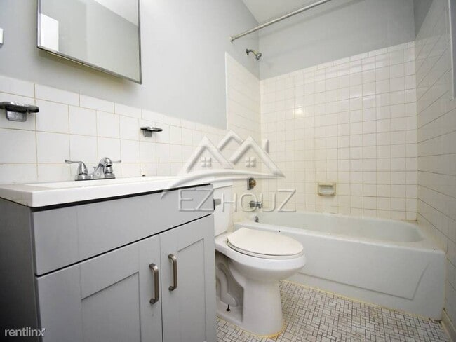 Building Photo - 2419 Greenmount Ave