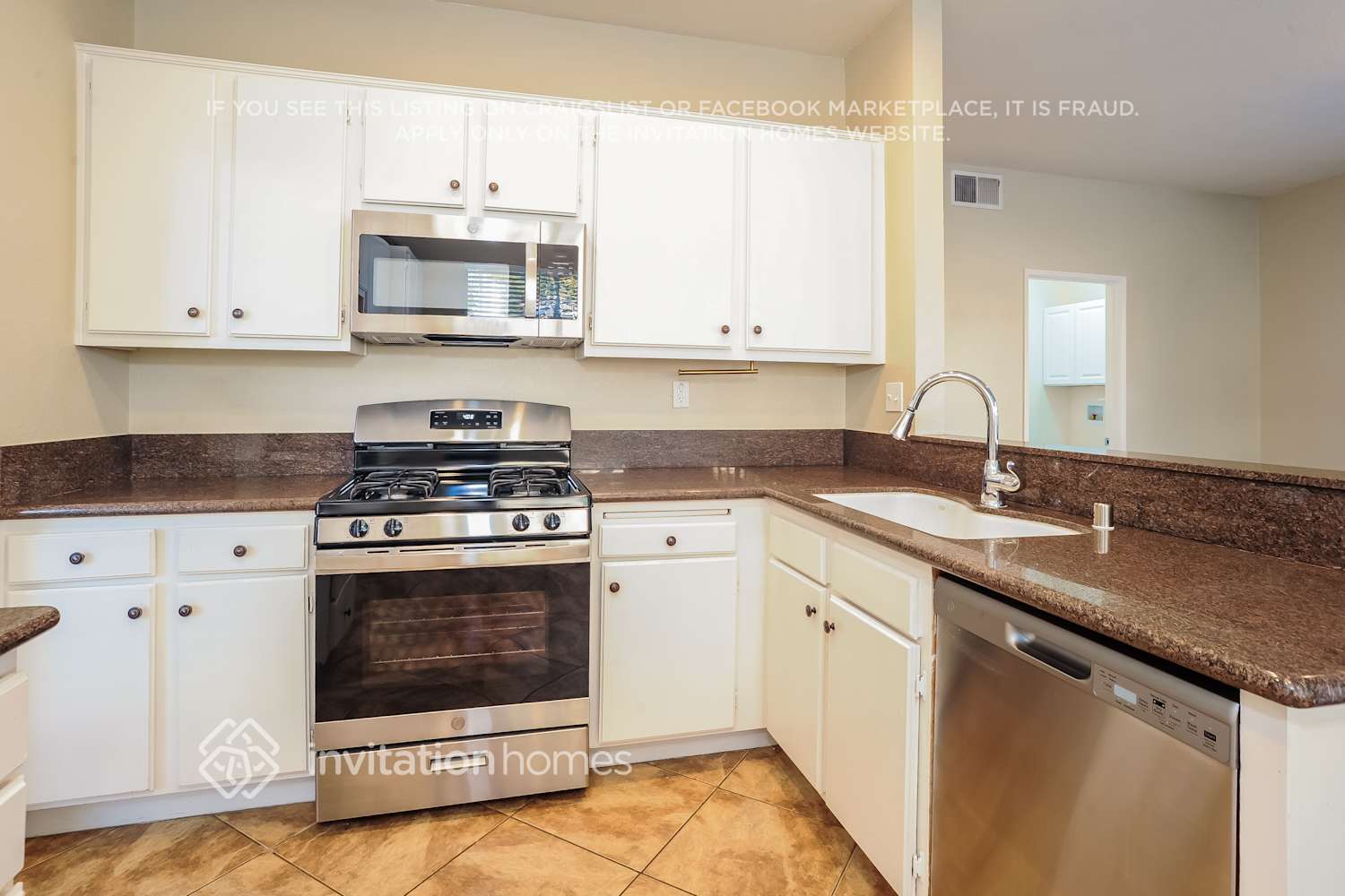 Building Photo - 39926 Milan Dr