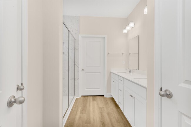 Building Photo - 7068 Shooting Star Way